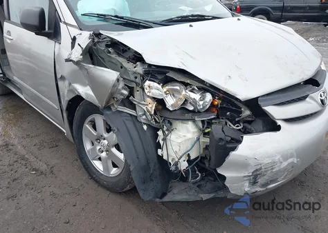 2007 Toyota Sienna Le z USA, uszkodzony, nr VIN 5TDZK23C47S037725